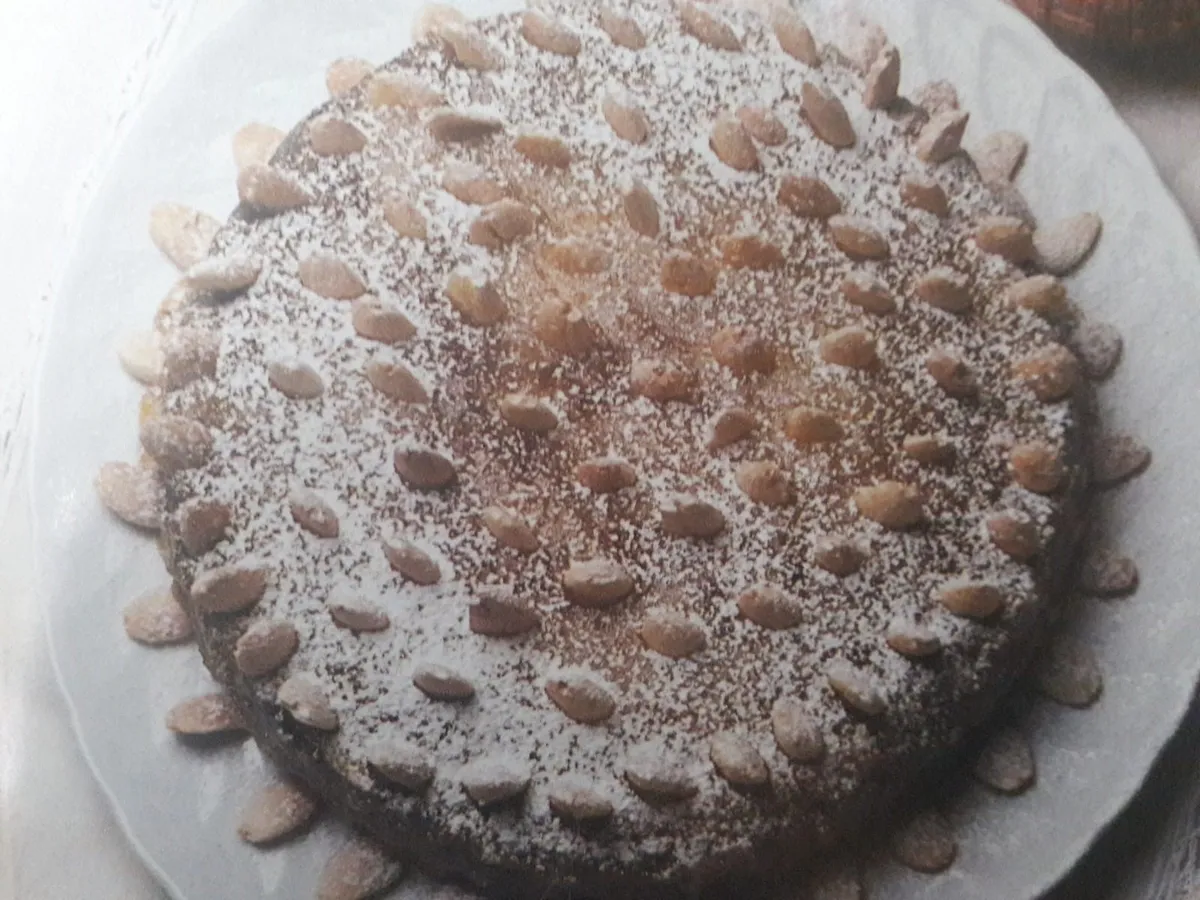 Bolo de Amêndoa de Freixo de Espada à cinta