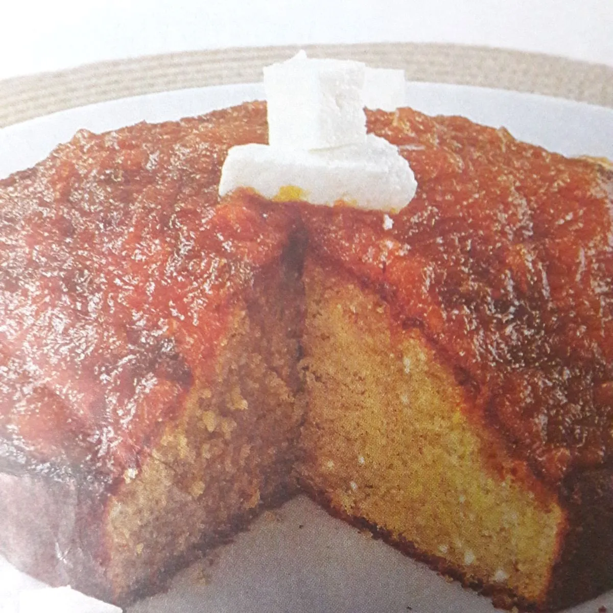 Bolo de requeijão com doce de abóbora