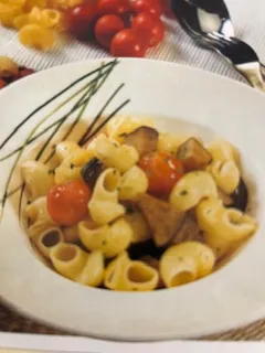 Cotovelos com Beringela