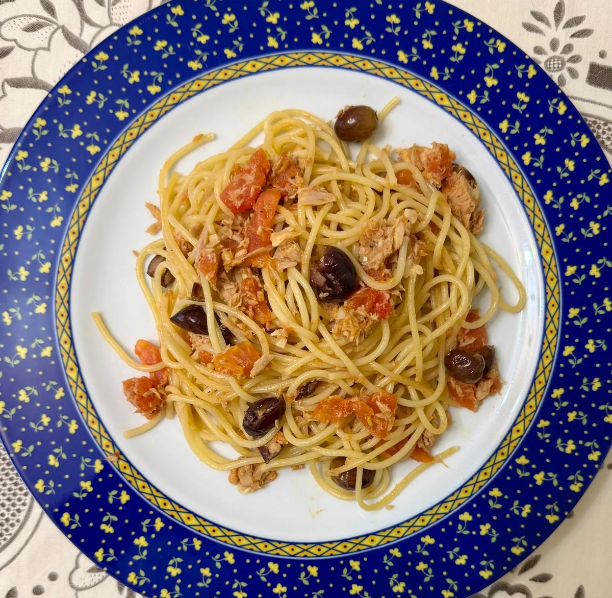 Esparguete com Atum e Azeitonas