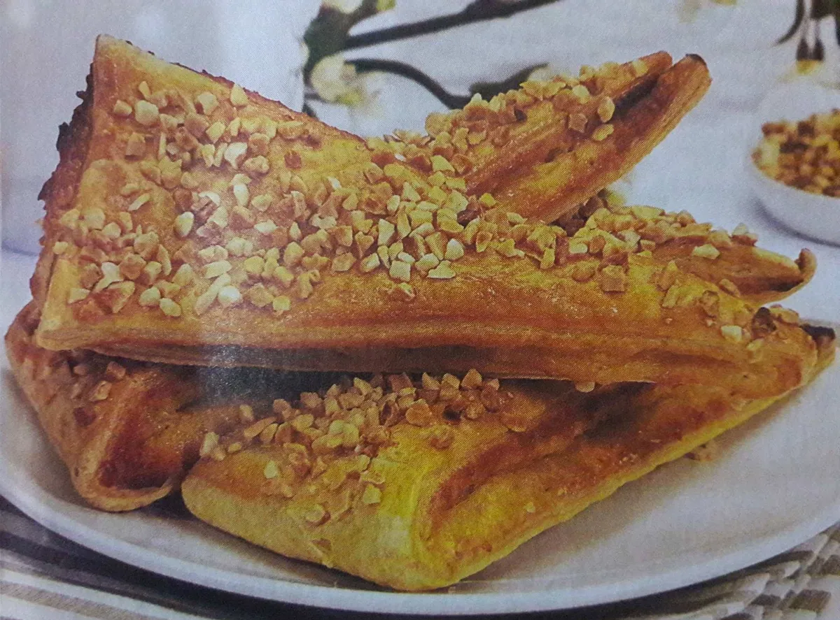 Folhados de amêndoa