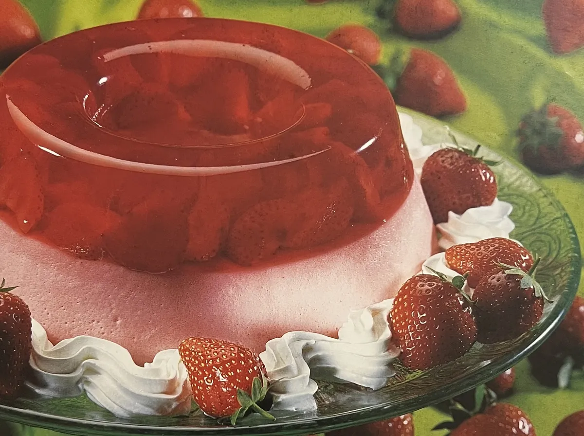 Pudim Gelado de Morangos