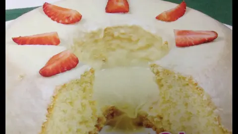 Bolo de Chocolate Branco com Morangos