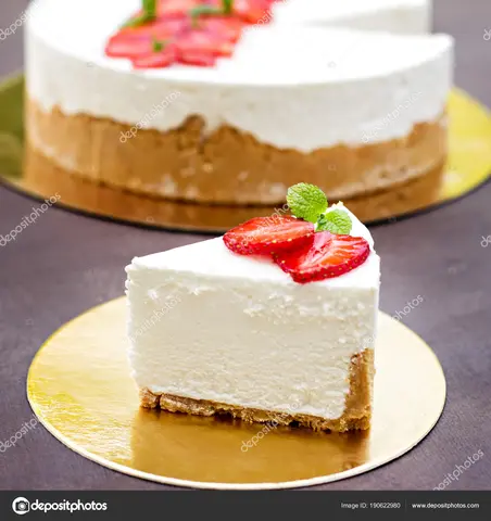 Bolo de queijo com morangos 