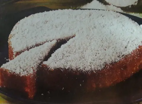 Bolo Rico de Coco