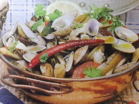 Cataplana de Bivalves