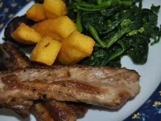 Entrecosto Assado com Polenta