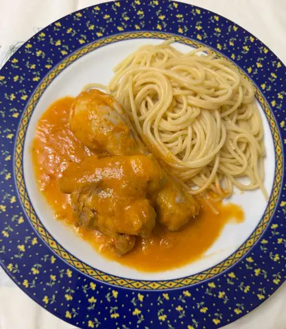 Frango Estufado com Esparguete