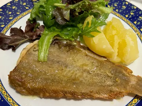 Linguados com Molho de Manteiga e Limão