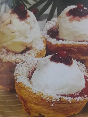 Pastéis com frutos vermelhos