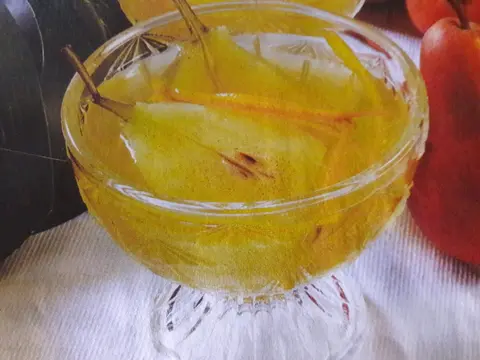 Pêras com molho de laranja
