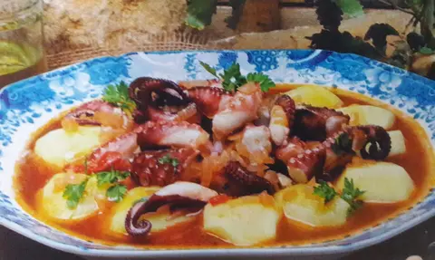 Polvo Guisado à Moda do Faial