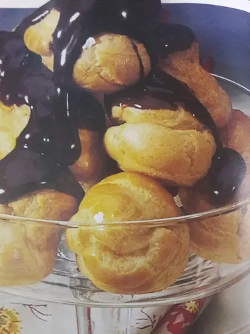 Profiteroles com Gelado de Nata