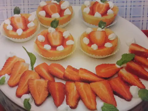 Queijadas Frescas com Morango