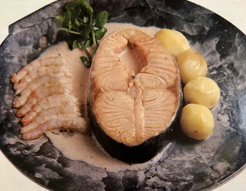 Salmão com Molho Aurora